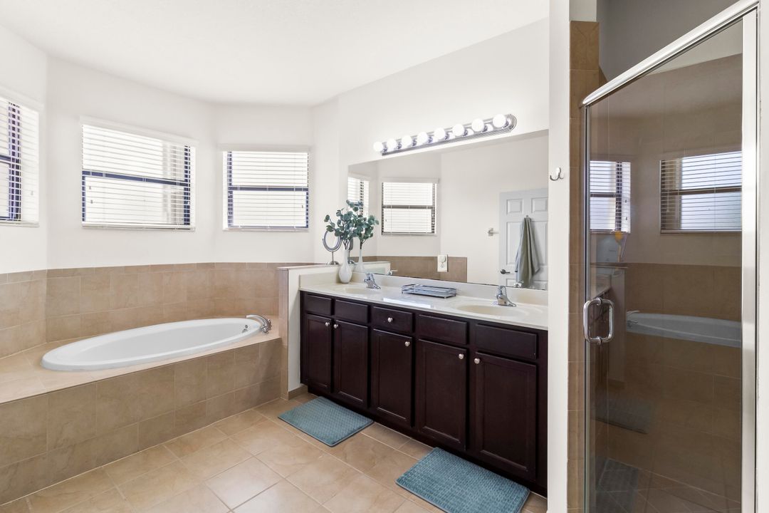 For Sale: $840,000 (4 beds, 3 baths, 3034 Square Feet)