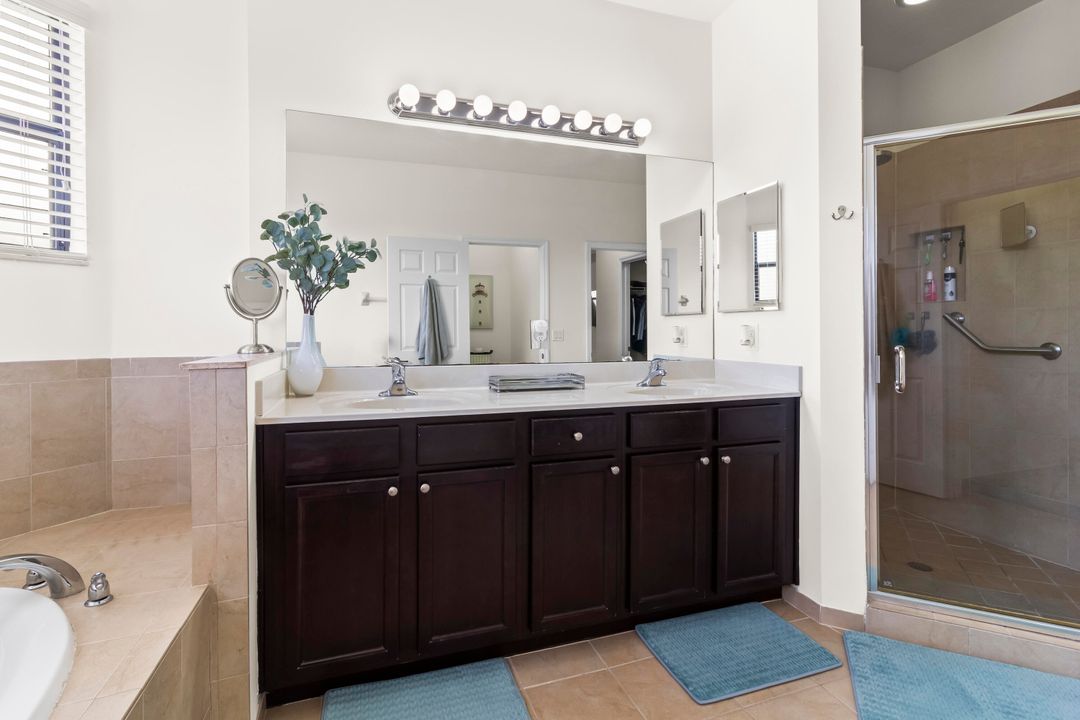 For Sale: $840,000 (4 beds, 3 baths, 3034 Square Feet)