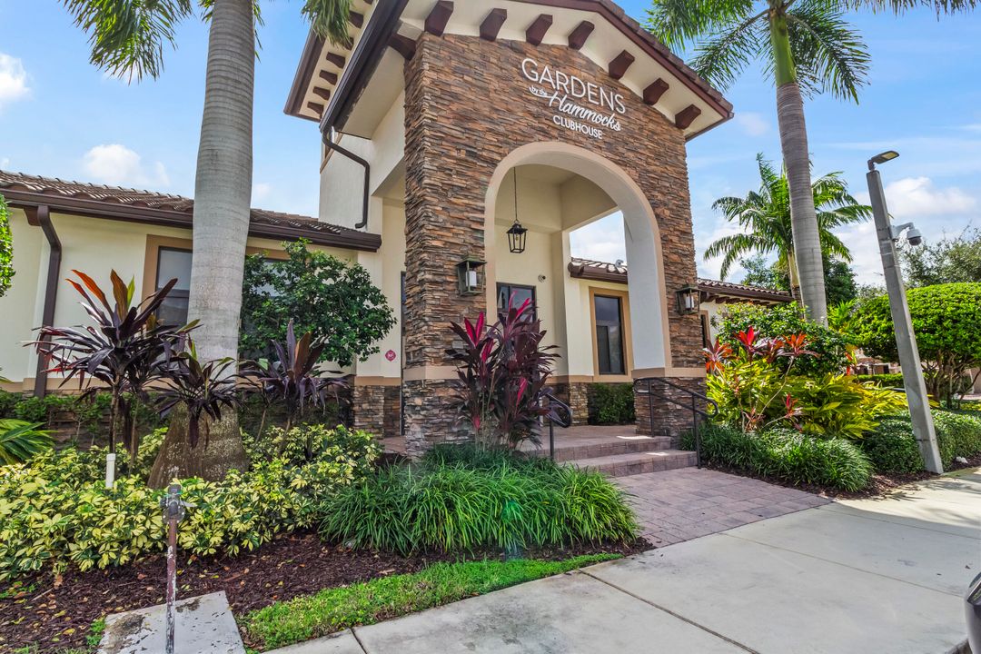 For Sale: $840,000 (4 beds, 3 baths, 3034 Square Feet)
