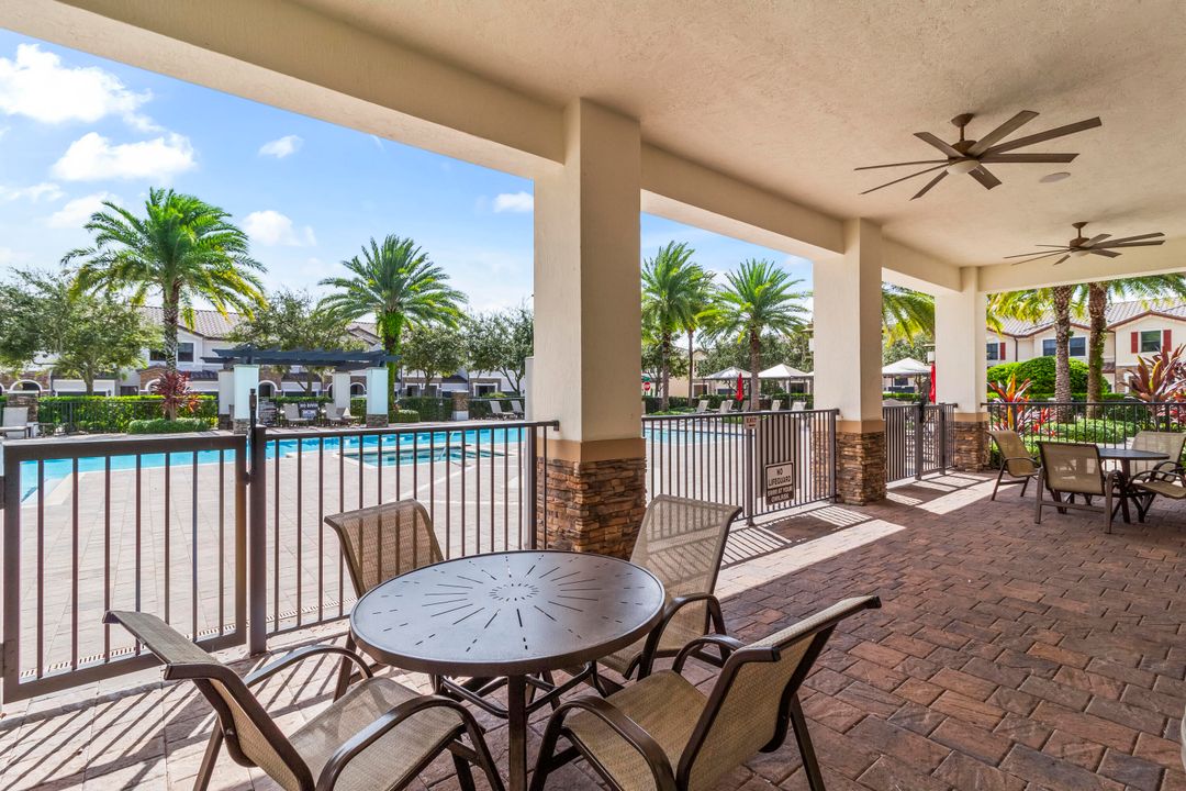 For Sale: $840,000 (4 beds, 3 baths, 3034 Square Feet)