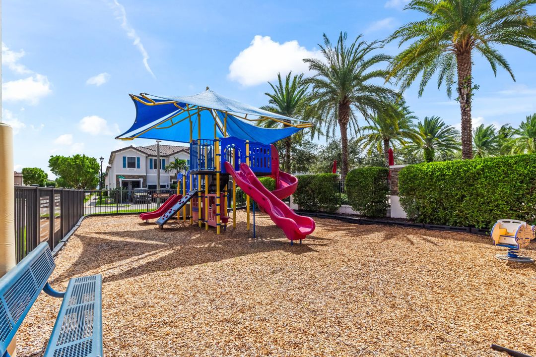 For Sale: $840,000 (4 beds, 3 baths, 3034 Square Feet)