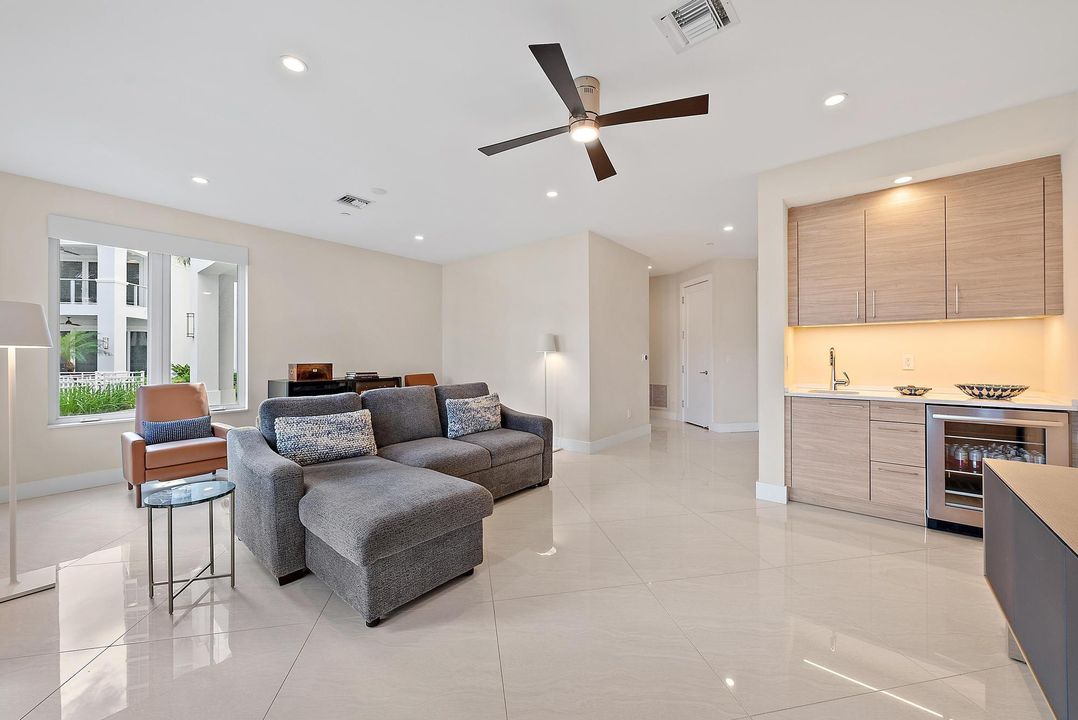 На продажу: $2,595,000 (3 спален, 4 ванн, 3437 Квадратных фут)