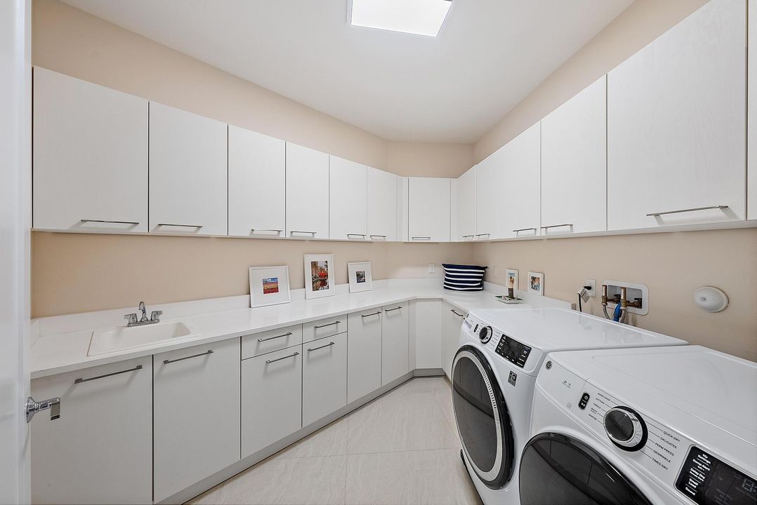 На продажу: $2,595,000 (3 спален, 4 ванн, 3437 Квадратных фут)