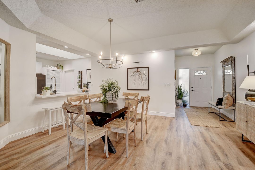 出租: $3,300 (2 贝兹, 2 浴室, 1569 平方英尺)