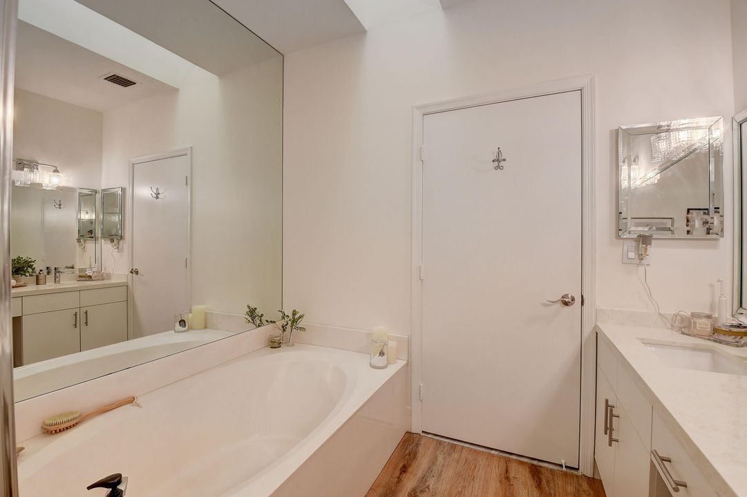 出租: $3,300 (2 贝兹, 2 浴室, 1569 平方英尺)