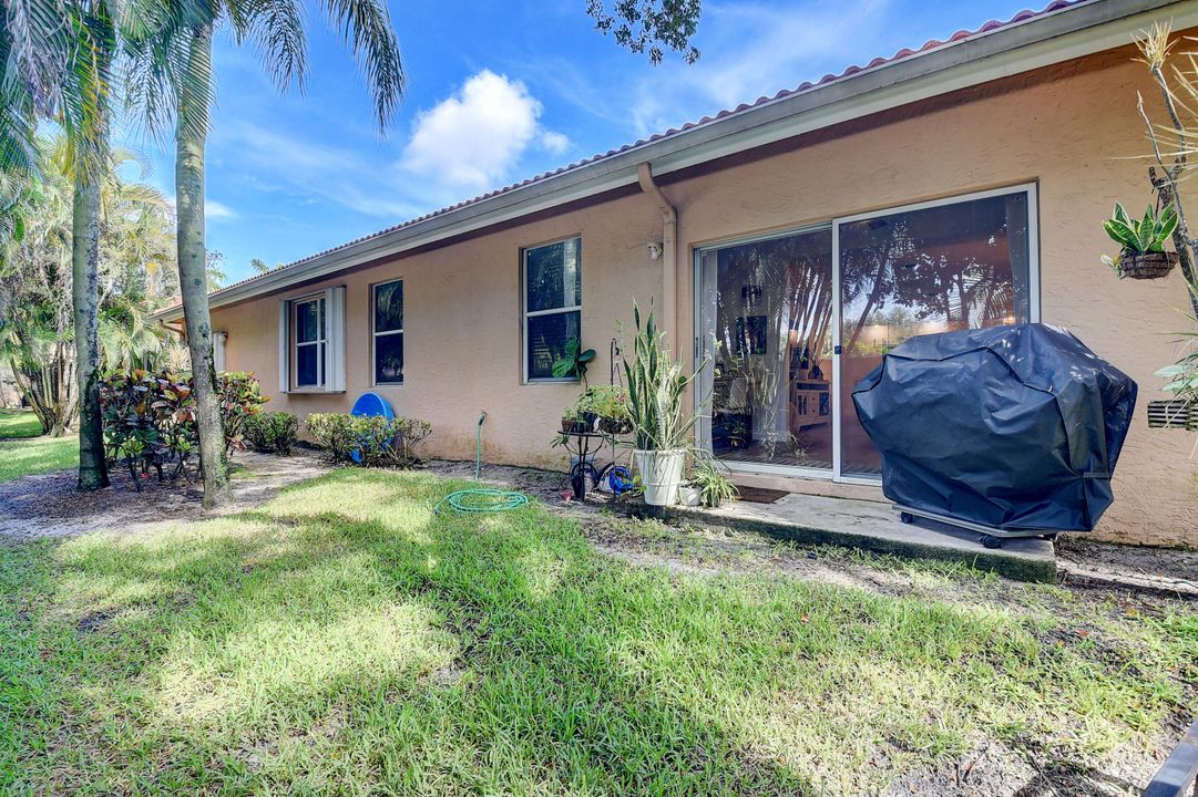 出租: $3,300 (2 贝兹, 2 浴室, 1569 平方英尺)