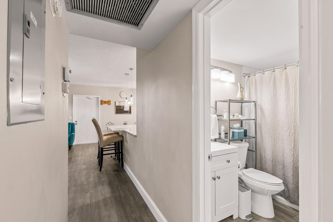 For Sale: $218,880 (2 beds, 1 baths, 820 Square Feet)