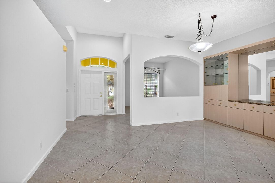 出租: $3,700 (2 贝兹, 2 浴室, 1720 平方英尺)