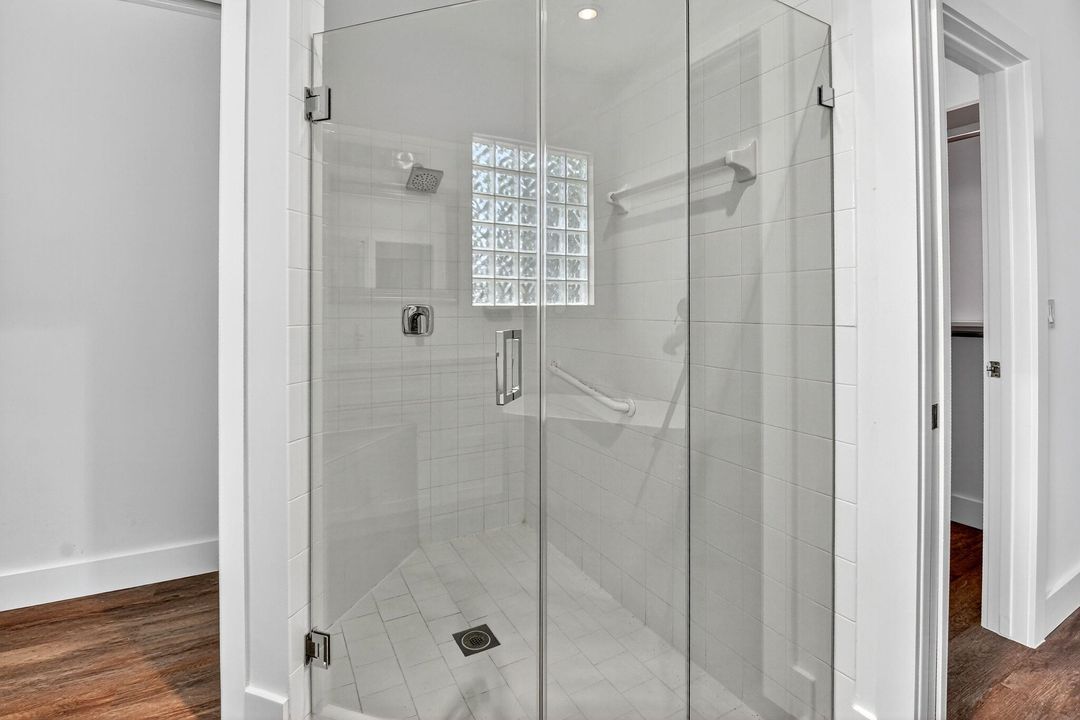 出租: $3,700 (2 贝兹, 2 浴室, 1720 平方英尺)