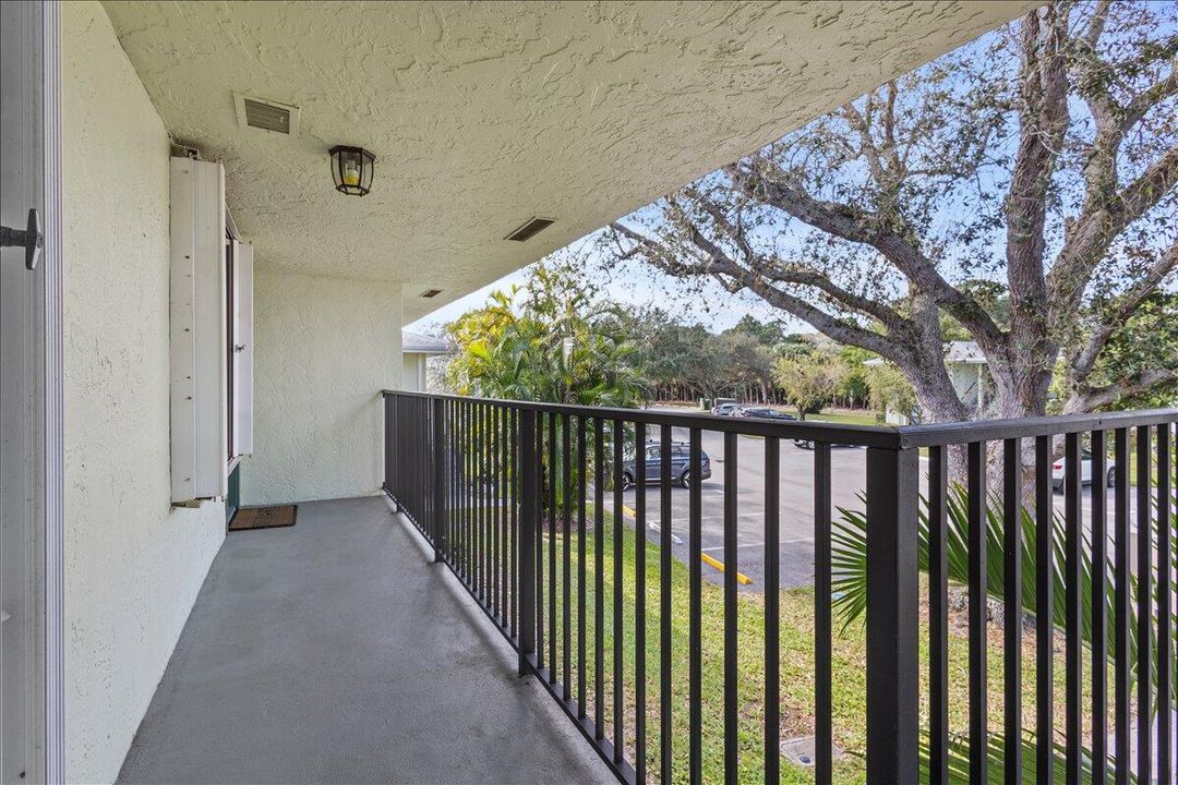 Active With Contract: $310,000 (2 beds, 2 baths, 1200 Square Feet)