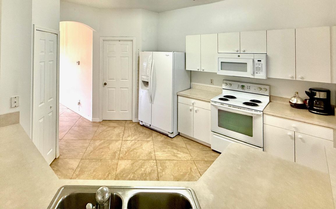 For Rent: $2,500 (4 beds, 2 baths, 2176 Square Feet)