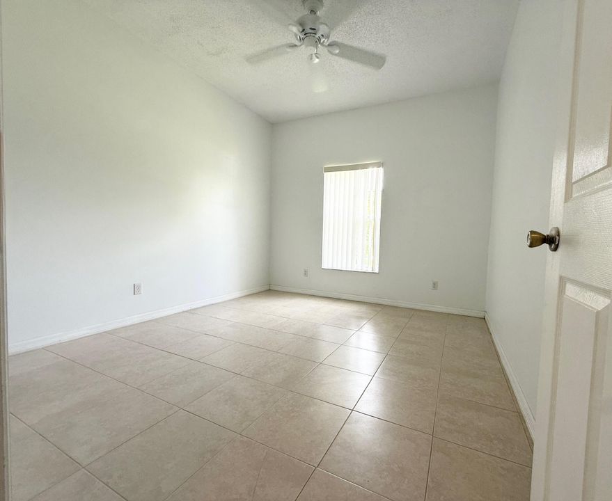 For Rent: $2,500 (4 beds, 2 baths, 2176 Square Feet)