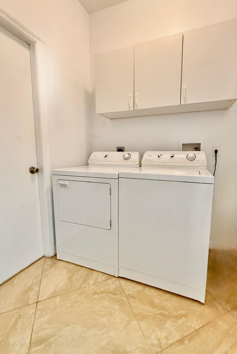 For Rent: $2,500 (4 beds, 2 baths, 2176 Square Feet)