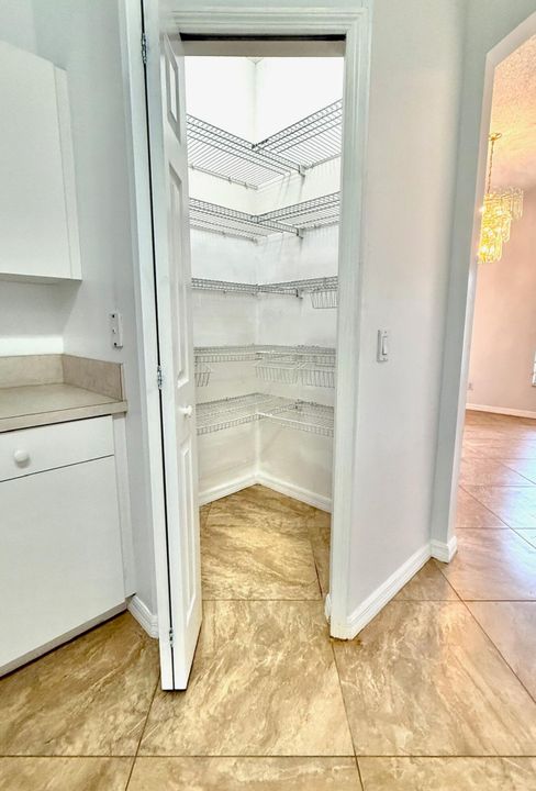 For Rent: $2,500 (4 beds, 2 baths, 2176 Square Feet)