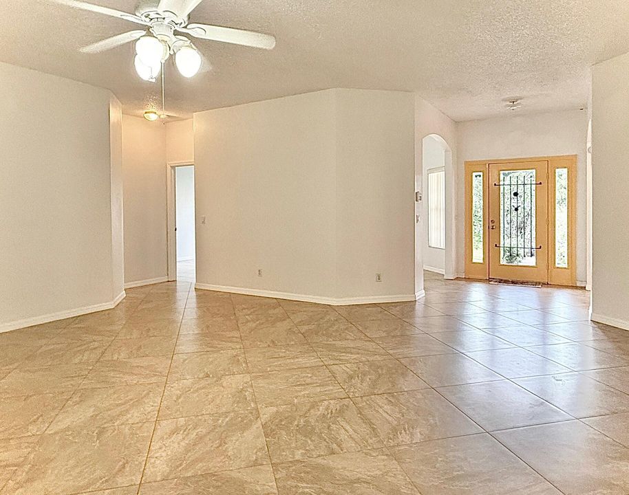 For Rent: $2,500 (4 beds, 2 baths, 2176 Square Feet)