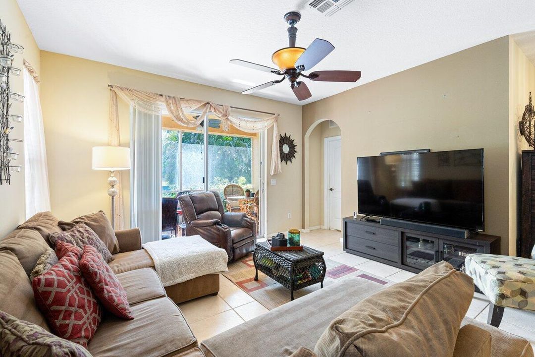 待售: $335,000 (3 贝兹, 2 浴室, 1547 平方英尺)