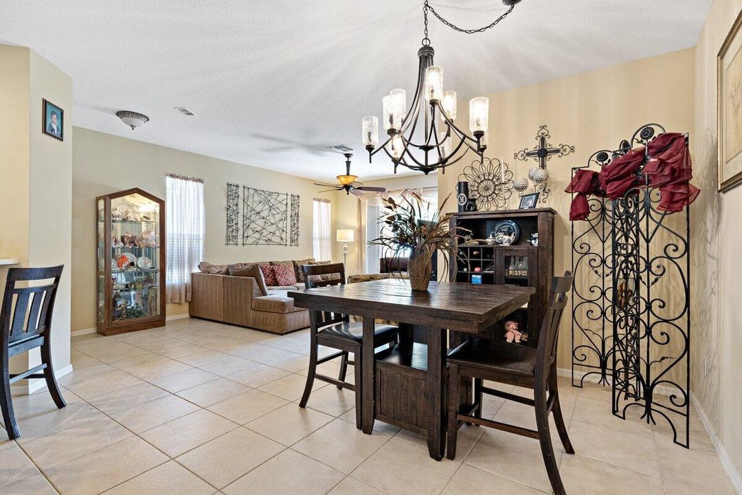 待售: $335,000 (3 贝兹, 2 浴室, 1547 平方英尺)