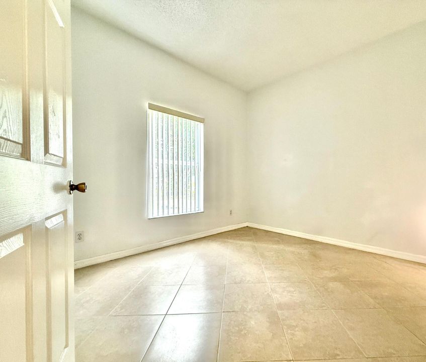 For Rent: $2,500 (4 beds, 2 baths, 2176 Square Feet)