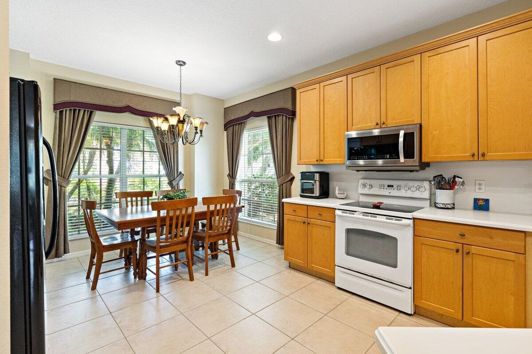 待售: $335,000 (3 贝兹, 2 浴室, 1547 平方英尺)