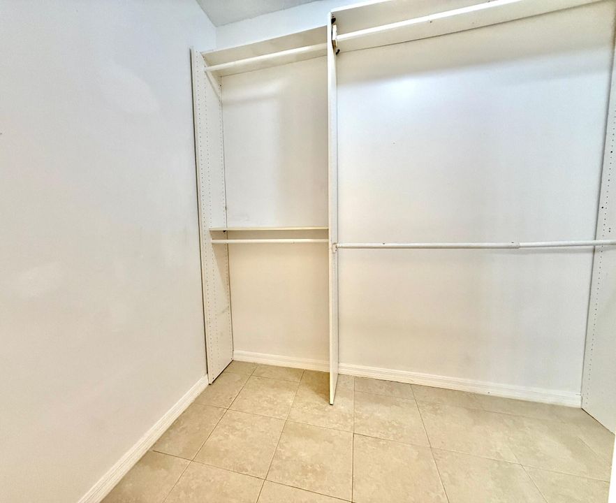 For Rent: $2,500 (4 beds, 2 baths, 2176 Square Feet)