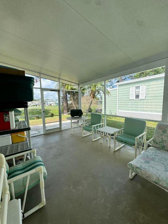 For Sale: $33,500 (2 beds, 2 baths, 1400 Square Feet)