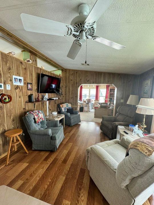 For Sale: $33,500 (2 beds, 2 baths, 1400 Square Feet)