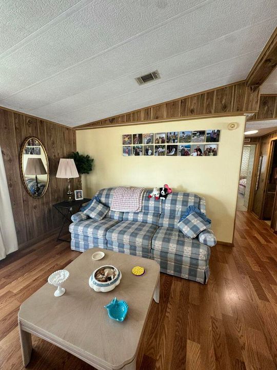 For Sale: $33,500 (2 beds, 2 baths, 1400 Square Feet)