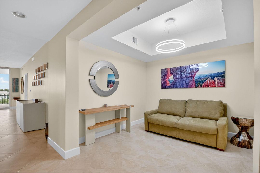 待售: $999,000 (2 贝兹, 2 浴室, 1721 平方英尺)