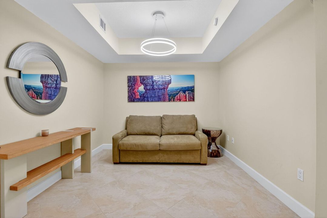 待售: $999,000 (2 贝兹, 2 浴室, 1721 平方英尺)