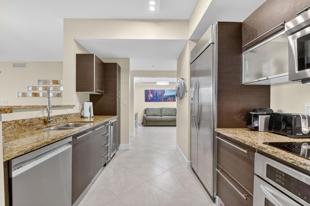 待售: $999,000 (2 贝兹, 2 浴室, 1721 平方英尺)