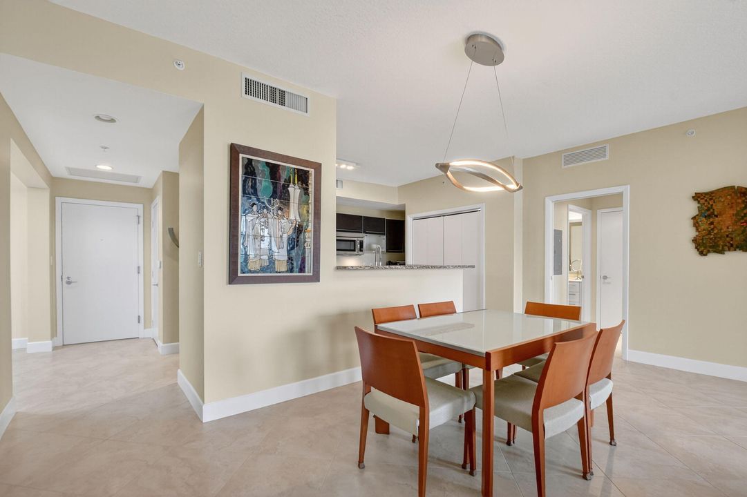 待售: $999,000 (2 贝兹, 2 浴室, 1721 平方英尺)