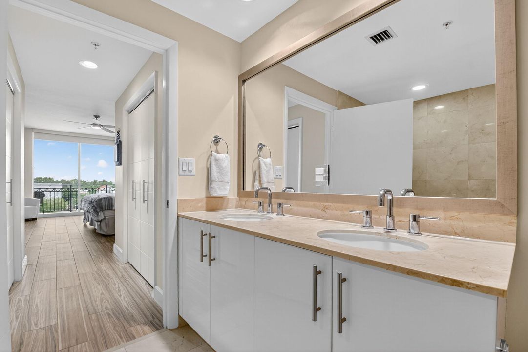 待售: $999,000 (2 贝兹, 2 浴室, 1721 平方英尺)