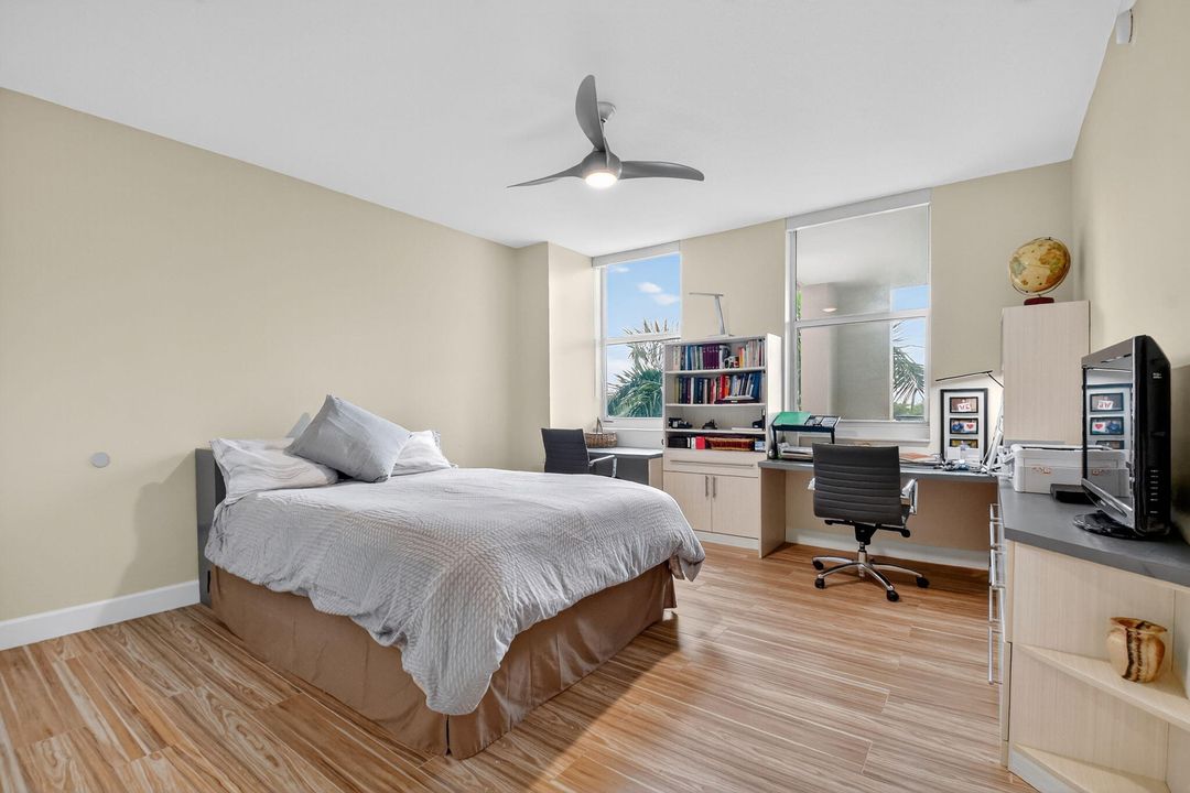 待售: $999,000 (2 贝兹, 2 浴室, 1721 平方英尺)