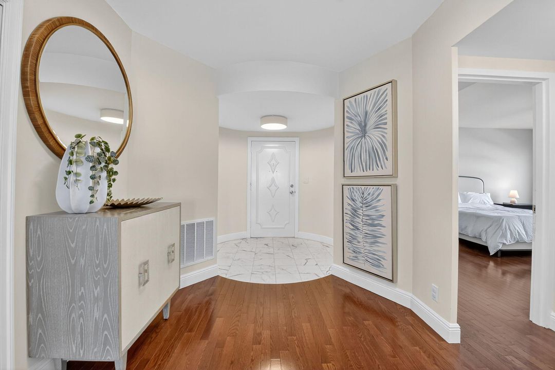 合同活跃: $1,399,000 (3 贝兹, 2 浴室, 2002 平方英尺)