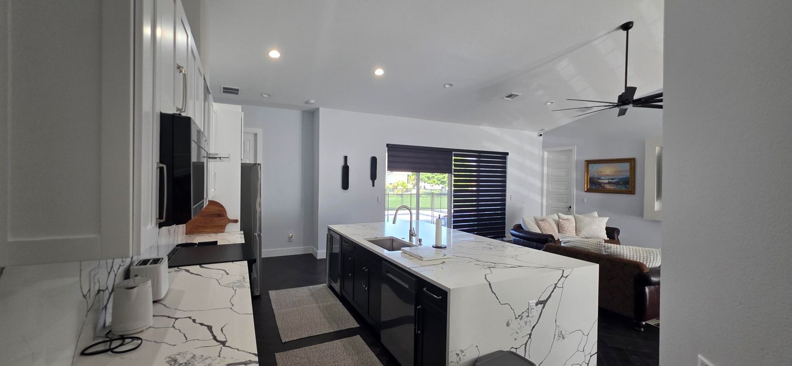 For Rent: $4,200 (4 beds, 4 baths, 2293 Square Feet)