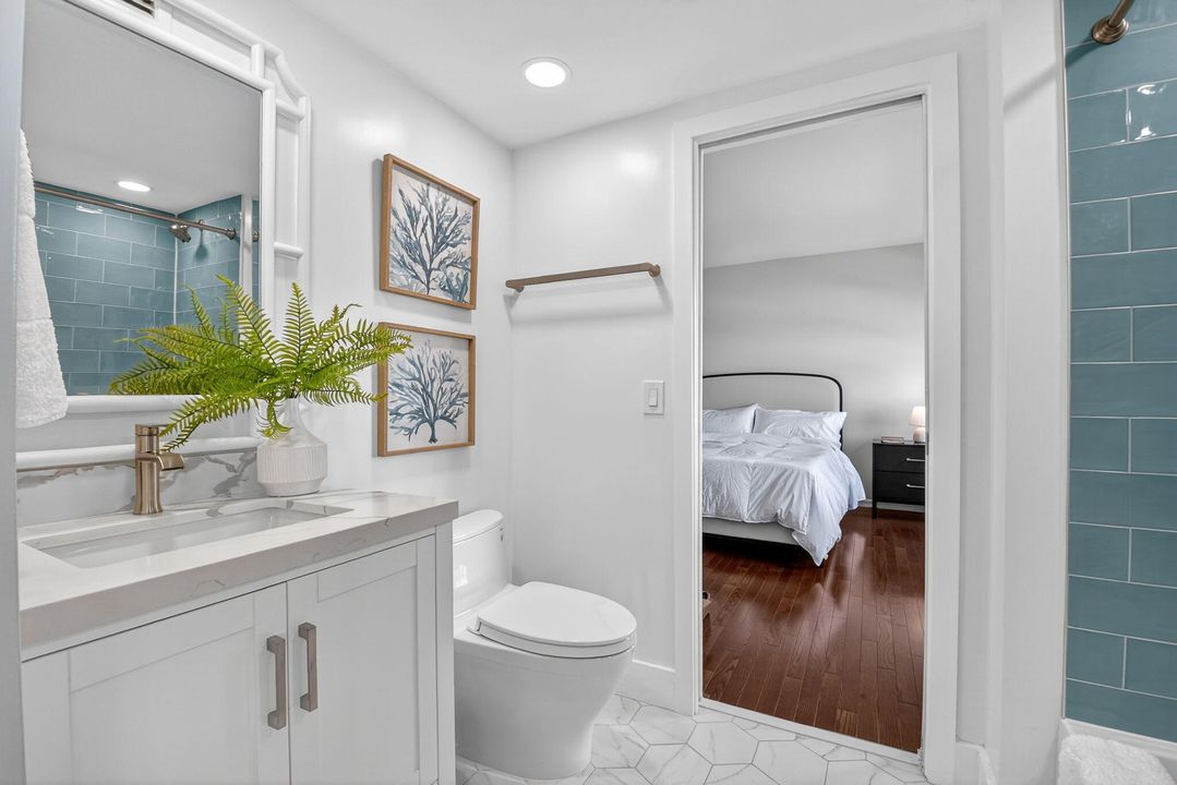 合同活跃: $1,399,000 (3 贝兹, 2 浴室, 2002 平方英尺)