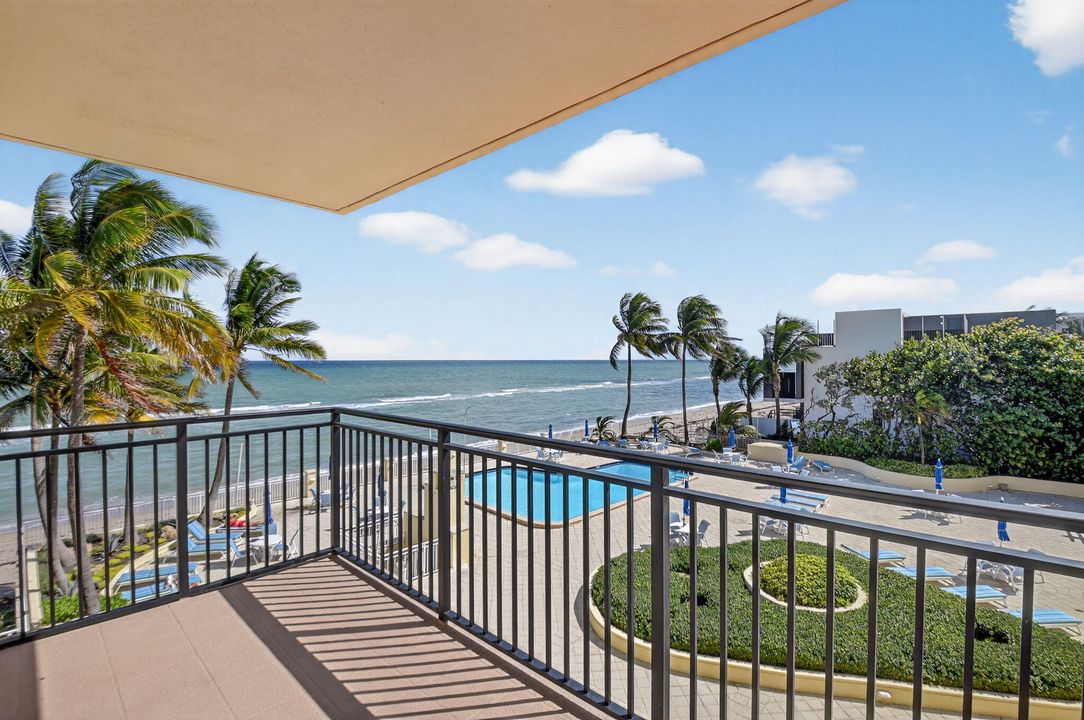 合同活跃: $1,399,000 (3 贝兹, 2 浴室, 2002 平方英尺)