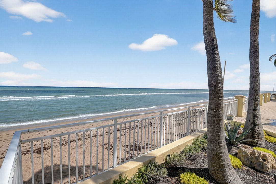 合同活跃: $1,399,000 (3 贝兹, 2 浴室, 2002 平方英尺)