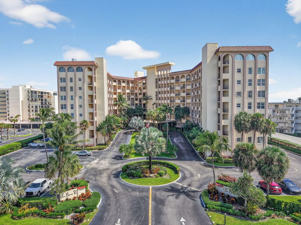 合同活跃: $1,399,000 (3 贝兹, 2 浴室, 2002 平方英尺)