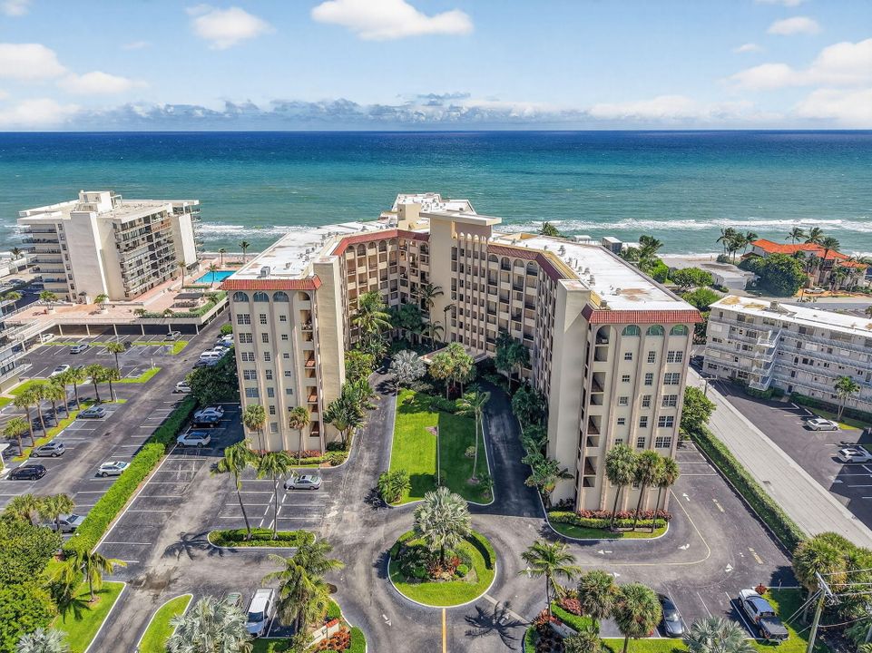 合同活跃: $1,399,000 (3 贝兹, 2 浴室, 2002 平方英尺)