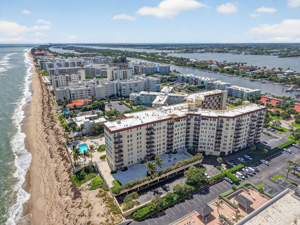 合同活跃: $1,399,000 (3 贝兹, 2 浴室, 2002 平方英尺)