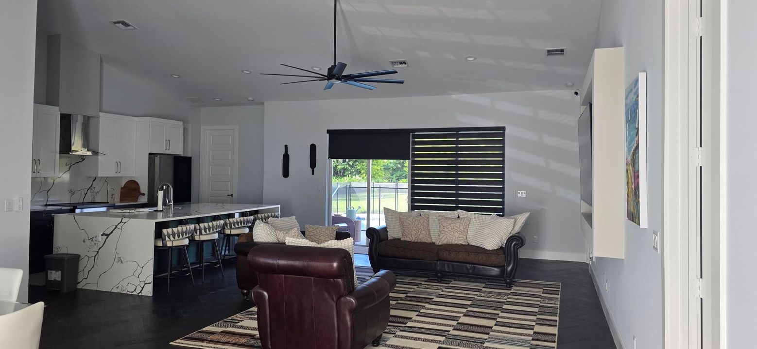 For Rent: $4,200 (4 beds, 4 baths, 2293 Square Feet)