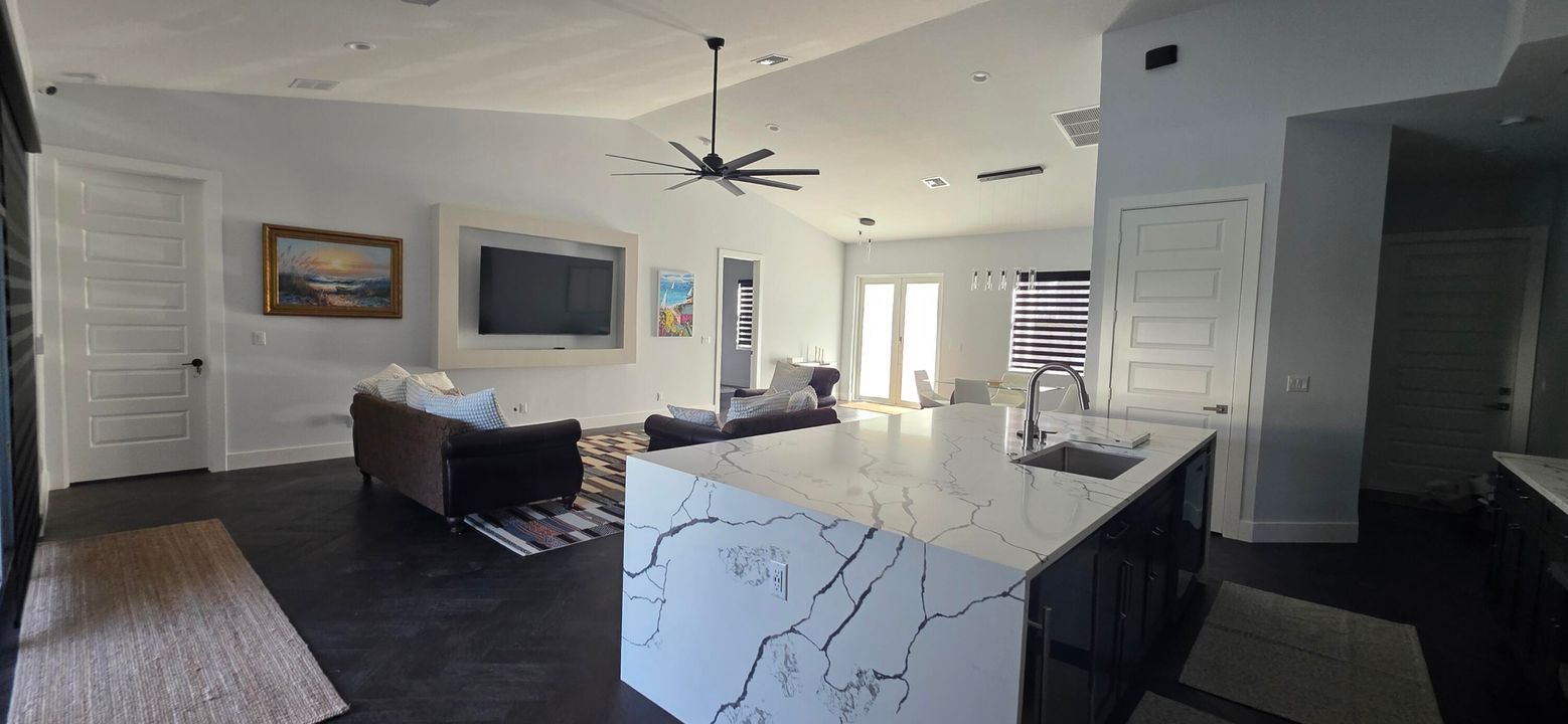 For Rent: $4,200 (4 beds, 4 baths, 2293 Square Feet)