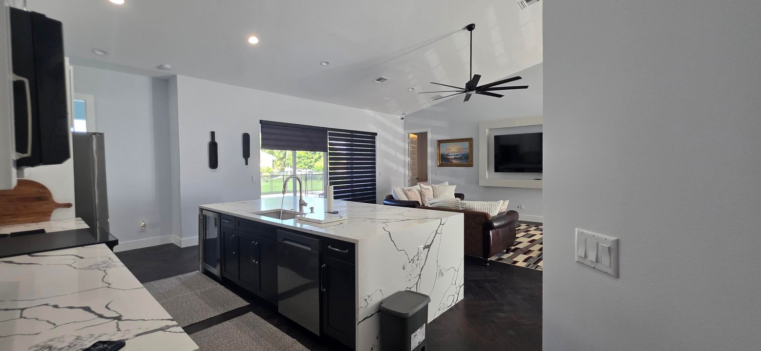 For Rent: $4,200 (4 beds, 4 baths, 2293 Square Feet)