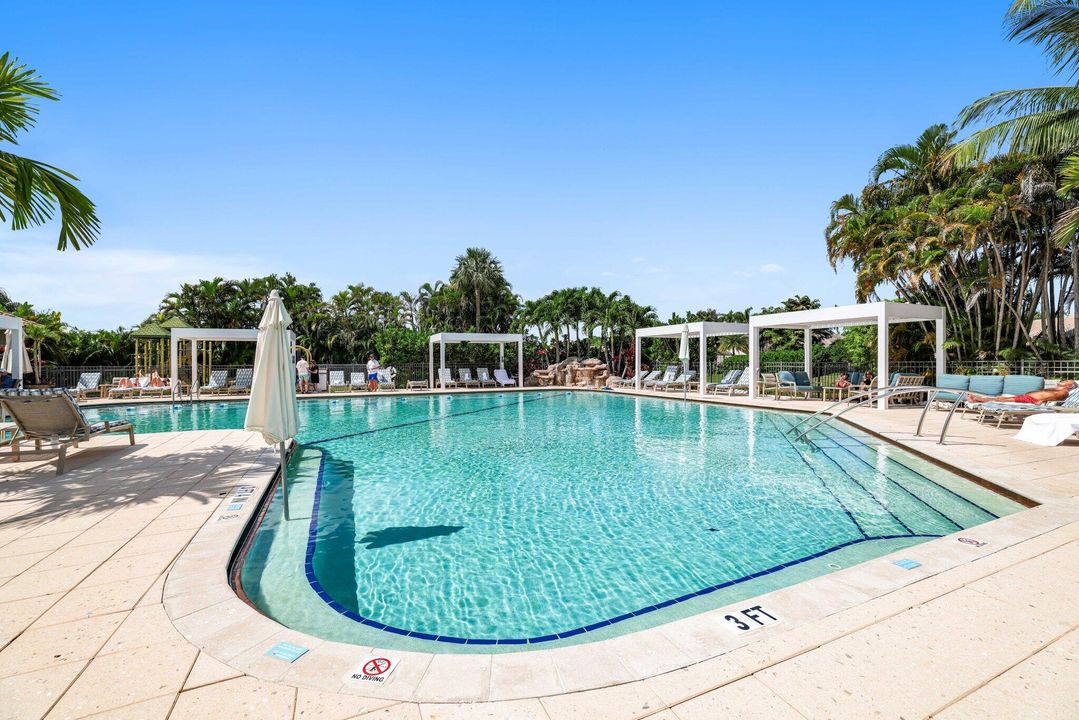 For Sale: $649,000 (3 beds, 2 baths, 2544 Square Feet)