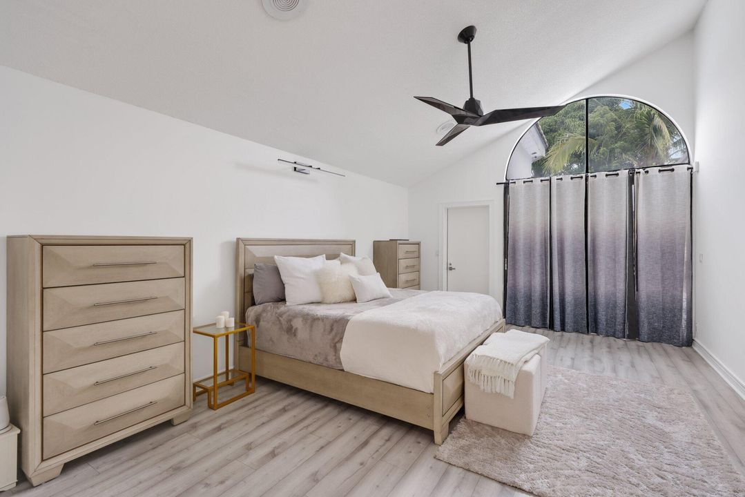 For Sale: $649,000 (3 beds, 2 baths, 2544 Square Feet)