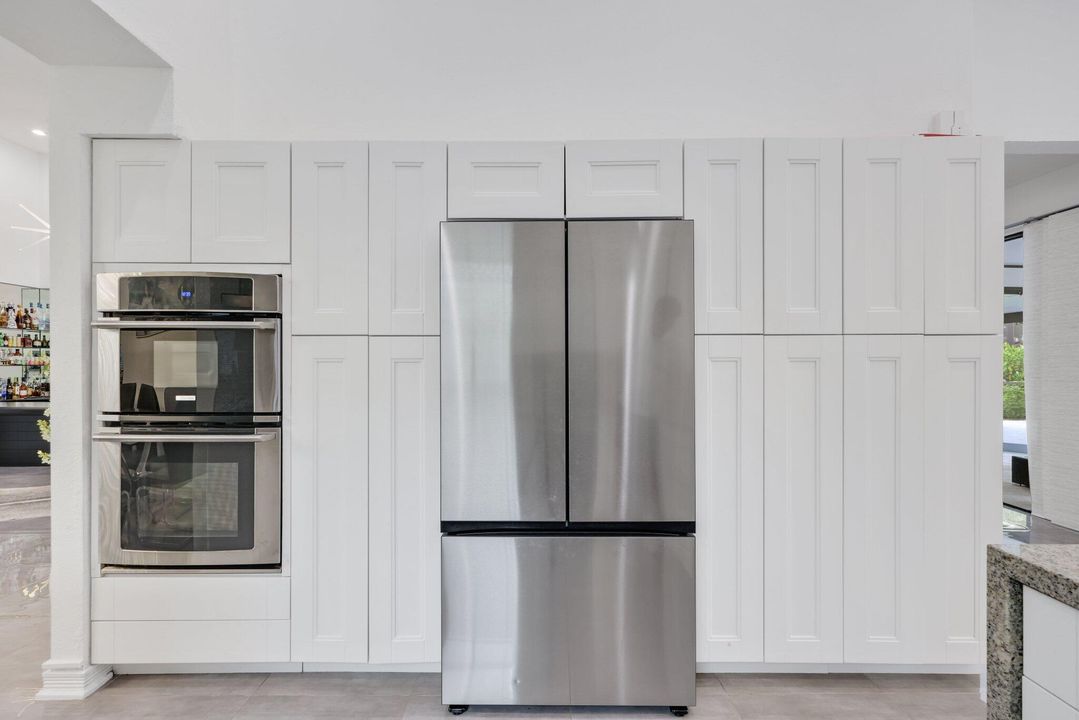 For Sale: $649,000 (3 beds, 2 baths, 2544 Square Feet)