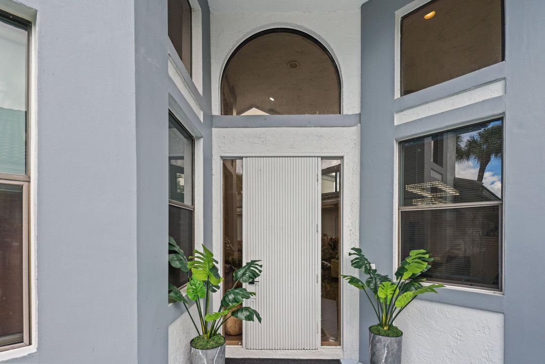 For Sale: $649,000 (3 beds, 2 baths, 2544 Square Feet)