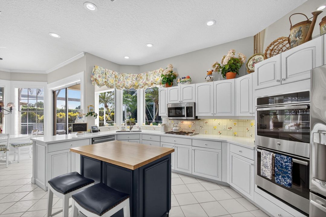 For Sale: $1,250,000 (3 beds, 3 baths, 2305 Square Feet)