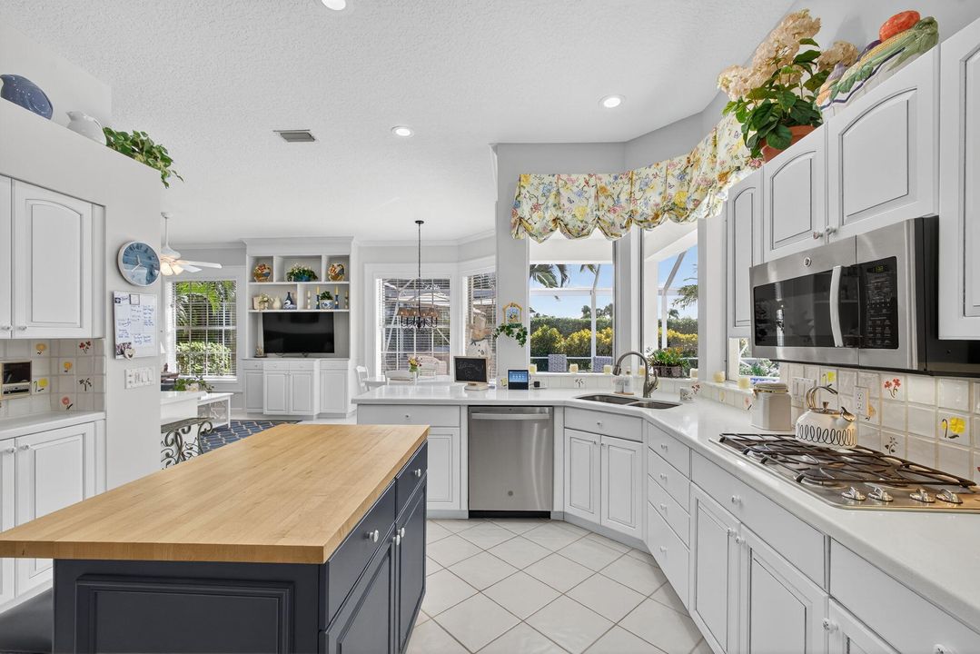 For Sale: $1,250,000 (3 beds, 3 baths, 2305 Square Feet)